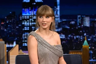 Taylor Swift drops unexpected holiday surprise for Swifties