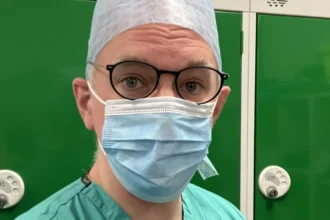 Edinburgh researchers study living brain tissue from surgery, exploring ways to stop Alzheimer’s and bring hope for a future cure.