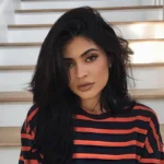 kylie-jenner-makeup-jawline-change