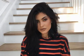 kylie-jenner-makeup-jawline-change