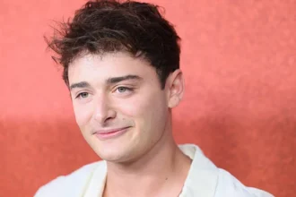 noah-schnapp-stranger-things-emotional-scene