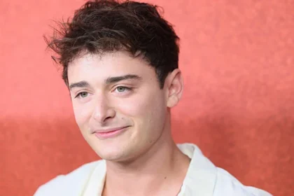 noah-schnapp-stranger-things-emotional-scene