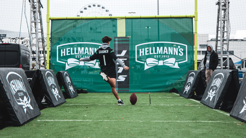 The Jets reverse their decision, letting Ashley Castanio-Gervasi compete in the $100,000 field-goal contest this Sunday.