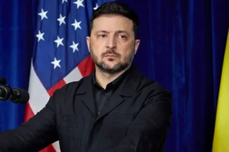 The US offers Ukraine 15-year security guarantees as Zelensky seeks up to 50 years, with Donbas and Zaporizhzhia still unresolved.