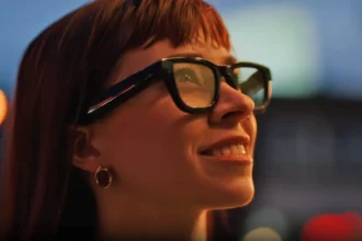 Google plans to launch smart glasses powered by artificial intelligence (AI) in 2026.