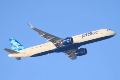 JetBlue passenger aircraft flying at cruising altitude amid safety concerns following a near midair collision with a US Air Force tanker near Venezuelan airspace
