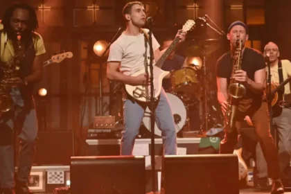 bleachers-live-christmas-performance-fallon