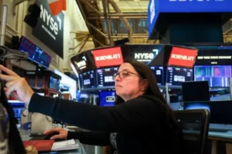 us stock market ends 2025 strong after volatility