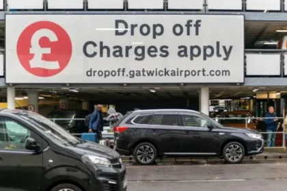 Gatwick Airport drop off fee