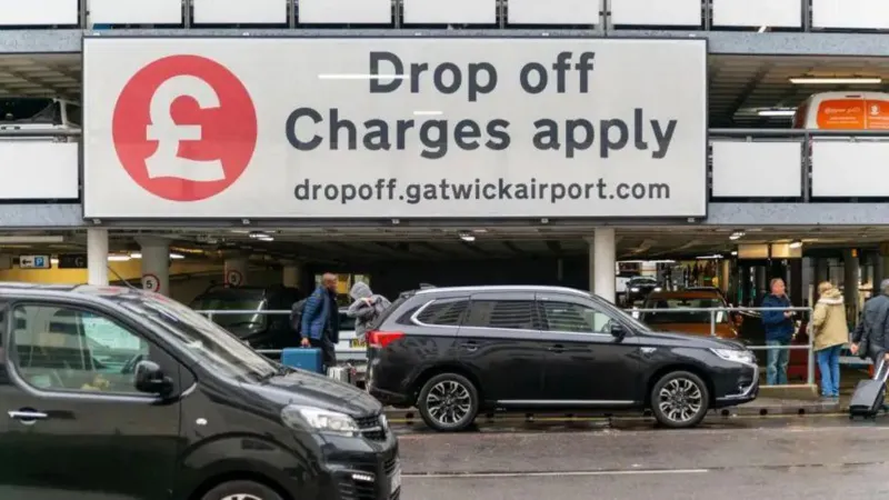 Gatwick Airport drop off fee