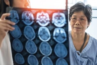 The image contains a list of centimeter measurements from 1.5 cm to 100.0 cm, increasing in increments of 0.5 cm. The list is arranged in a single column