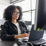 Government offers UK adults free AI training for work
