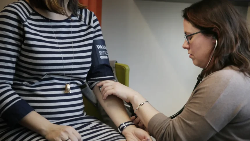 Amazon rolls out Health AI for One Medical members, offering personalized health guidance without replacing a doctor visit.