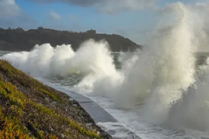 How do storms like Chandra get their names
