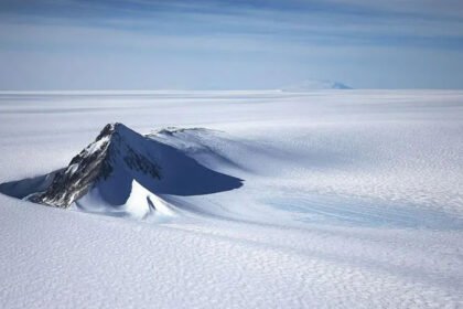Discover Antarctica’s hidden landscape beneath the ice. Scientists reveal thousands of hills, ridges, and valleys