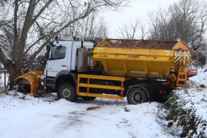 Trains cancelled and roads treacherous as heavy snow hits Scotland