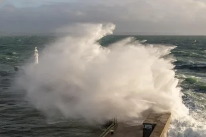 UK Faces Strong Winds and Heavy Rain as Storm Chandra Approaches