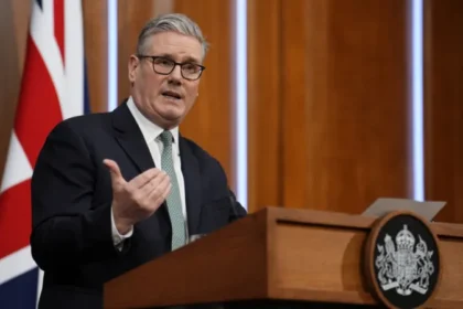 UK Prime Minister Keir Starmer Urges Calm Amid Trump’s Greenland Trade Threats