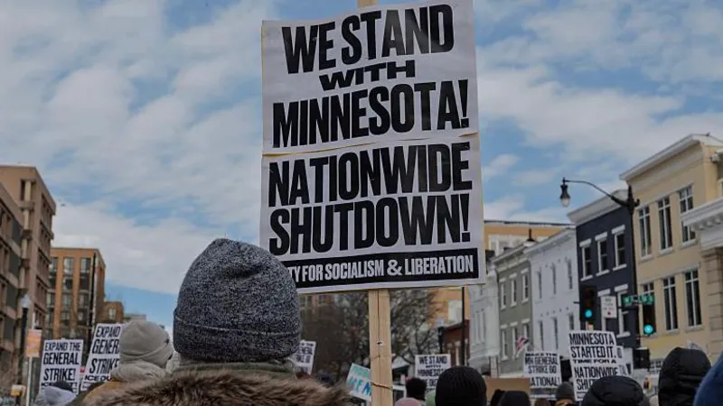 US Lawmakers Race to Avoid Government Shutdown After Minneapolis Shooting