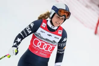Lindsey Vonn airlifted to hospital after crash in Switzerland, Olympic hopes remain