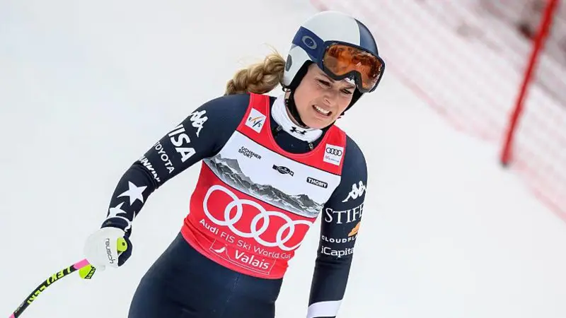Lindsey Vonn airlifted to hospital after crash in Switzerland, Olympic hopes remain