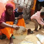 The US suspends all aid to Somalia, alleging officials seized donor-funded food, while the WFP confirms no theft occurred and aid remains secure.