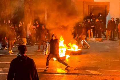 Iran shoot-to-kill orders: Protesters face deadly crackdown