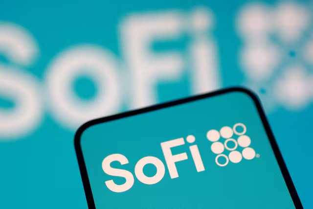 SoFi fintech office showing growth in loans and fee-based services