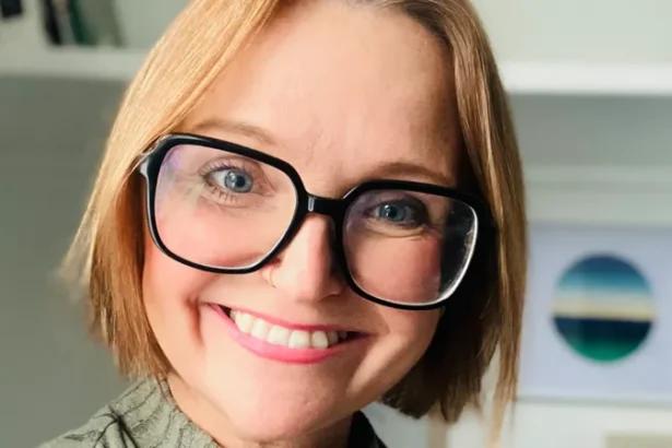 AI Deathbots and the Digital Afterlife. A New Way to Understand Grief