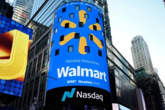 Walmart becomes first retailer to hit $1tn market value