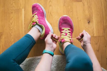 Exercise Snacking: What Is It? Some people don't enjoy the gym, spinning classes, or running. Exercise snacking is a simple way to keep fit if that describes you. Jo Blodgett's research at University College London shows how short bursts can improve your health. It's called "vigorous Intermittent Lifestyle Physical Activity" (VILPA). It's simply adding short periods of effort into your daily routines. Simple Exercise Snacks for Everyone No special equipment or membership is required. Blodgett suggests: Use the elevator: Do not use the lift until you have walked two floors. Leave the bus earlier: walk quickly to the final stop instead of remaining seated. Increase the speed of your walk: Walk faster between lampposts. Three or four bursts lasting between one and two minutes are enough to reduce the risk of cardiovascular disease. They can also increase life expectancy. Quit Being a Couch Potato Even though regular exercise or sports on weekends are good, they can't compensate for long periods spent sitting. Blodgett describes many of us as "active couch potatos." She suggests: Get up and move around: Stop working for 15-30 minutes every hour. Take a walk during your lunch break: Instead of using your smartphone to scroll through the rest of the time, spend half your lunch walking. Walking while on the phone, or casual conversations. The small adjustments can have a big impact, particularly if you spend most of your day seated. Sedentary time can be reduced The majority of health recommendations focus on the amount of vigorous exercise that you should be doing. Blodgett proposes a flip: focusing on decreasing inactive time. Get moving more. Spend less time sitting than 8 hours per day. Promote kids' physical activity: Do not keep children in car seats or pushchairs for longer than one hour. Do your daily chores: Mow the lawn or clean up around your house. This improves strength and balance. It is simple to understand: The more you exercise, the healthier your body will be.