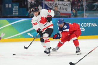 Chloe Kim competing in the women’s snowboard halfpipe at the 2026 Winter Olympics