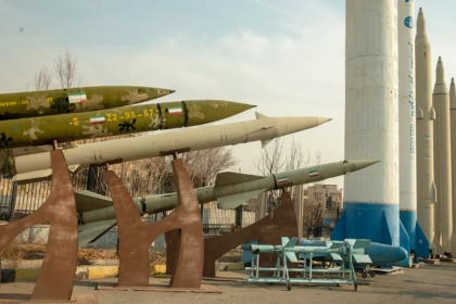 Map showing Iran ballistic missile range and nearby US military bases in the Middle East