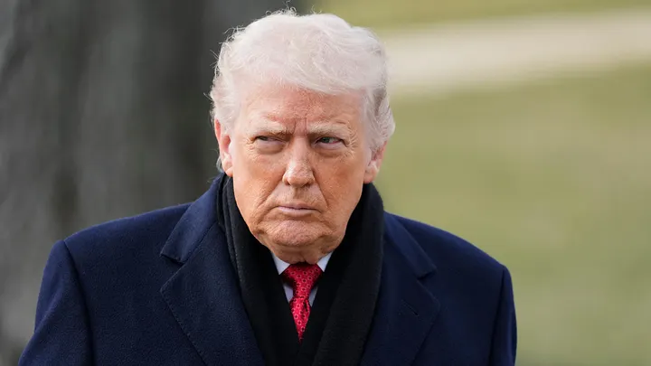 U.S. Navy ship escorting oil tanker in the Strait of Hormuz