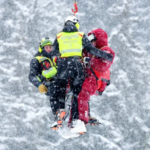 Lindsey Vonn prepares for the 2026 Winter Olympics downhill race despite a recent ACL injury.