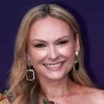 Mel Schilling dies at 54 years old from cancer Mel Schilling, 54 years of age, has died after fighting bowel cancer. Gareth Schilling, who played Mel in Married at First Sight confirmed her death via Instagram. She died peacefully surrounded by her loved ones, according to him. A mother who is loved, a TV star and a partner Gareth's message emphasized how much she meant to their family. She was described as a TV expert, as well as a loving and caring mother of Maddie. In her final moments, her focus was on Maddie. He reflected on their 15-year relationship and said it was his greatest privilege. To honor her memory, the man encouraged others to live deeply, love fully, and cherish life. A cancer patient's journey Mel Schilling was diagnosed with colon cancer after experiencing stomach discomfort since December 2023. At first, doctors believed it to be a minor problem. Tests confirmed that the condition was colon carcinoma. She worked and completed multiple rounds of chemotherapy despite being diagnosed with cancer. This month, she revealed that the disease had spread to her brain and no treatment would be effective. By raising awareness about the symptoms and signs of bowel carcinoma, she also emphasized the importance of early medical checks. Successful career in television Schilling started appearing in Married at First Sight Australia, in 2016. Schilling played an important role in the UK broadcast of the series, on Channel 4, for ten years. Elizabeth Day co-hosted with her a podcast called How To Date, where they discussed their dating tips. Her work on reality television is well respected for helping others to build strong and healthy relationships. Michael Jackson's friends and co-workers pay tribute Many public figures paid tribute to Schilling after her death. Charlene Doug said she was heartbroken and would cherish their time together. Ekin Su Culculoglu and Alison Hammond are among the TV personalities who expressed their condolences. They remembered her for being kind and strong. Her colleagues and the production team described her as someone who brings positivity and warmth into any room she enters. A woman's story that raises awareness Her experience has inspired others to recognize symptoms early and seek medical care. Common warning signs include changes in bowel habits, persistent stomach pain or blood in the stools. It is important to detect cancer early.