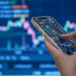 Oil traders place massive bets before Donald Trump delays Iran strike Sudden market activity raises questions Minutes before Donald Trump's announcement that the planned US strike on Iranian nuclear sites would be delayed, oil markets experienced unusual activity. Before the announcement, traders placed oil contracts worth hundreds of millions. Data from the market shows that trading volumes spiked sharply 15 minutes prior to an announcement. Analysts and investors have expressed concern about this timing. Following the announcement, oil prices drop. Oil prices fell quickly after the announcement. Within minutes, the price dropped by 14%. The traders who correctly predicted the price drop were able to make significant gains. Shortly, the benchmark US oil price reached $84 a barrel. Global stock markets rose as tensions seemed to be easing. Unusual Trading Patterns Detected The New York Mercantile Exchange has seen a sharp increase in trading activity. In just one minute, the number of trades for WTI crude oil contracts jumped from 733 up to more than 2,000. The value of this trade is approximately $170 million. Brent crude traded in a similar fashion. In a single minute, contracts jumped up from 20 to 1,600 trades worth $150 million. This level of activity, analysts say, is unusual for this time of the day and especially when there are no public reports. The Insider Trading Concern The timing of the trades has been deemed unusual by experts. Some speculate that traders might have traded on private or early information. Analysts point out there was no progress made in the US-Iran talks prior to this announcement. The sudden increase in betting is suspicious. Experts in the financial field have called on a possible insider trading investigation. The regulatory bodies of the US and UK were contacted to review further. Background: Market volatility and rising tensions The tensions in the Middle East are causing strong moves in global markets. Fears about supply have caused oil prices to rise, and stock markets are volatile. Donald Trump had warned Iran earlier that there would be serious consequences for Iran if it did not open the Strait of Hormuz. Nearly 20% of the world's oil is transported through this route. At first, the markets reacted in a negative way. Oil prices fell and stock values recovered later on due to hopes for diplomacy. Iran denies talks Iranian officials denied any claims that negotiations had taken place. The Iranian officials called the report false and said that the US was trying to manipulate markets. The Asian stock markets showed a slight rebound the following day.