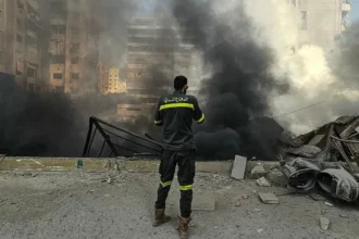 Israeli airstrikes in South Beirut force thousands to flee as Lebanon faces growing fear, displacement, and warnings of a possible humanitarian crisis.