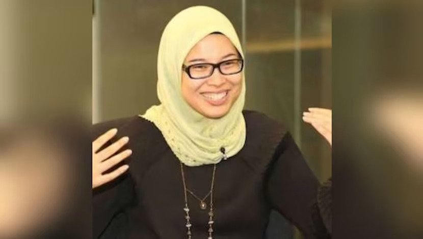 Singapore denies entry to Malaysian scholar over political views Entry Refusal At The Singapore Border Singaporean authorities have refused entry to a Malaysian professor because of her public comments and political activism. What is a scholar? Fadiah Fikri is an anti-corruption activist and human rights lawyer in Malaysia. She has also been known to support Palestinian issues on social media, and she is involved in international advocacy. Officials' Reasons for Taking Action Singapore's Ministry of Home Affairs stated that she encouraged youth to engage in radical activism. Her message was deemed to promote actions that were unlawful, violent, or disruptive by officials. It stressed that foreigners are not allowed to have an influence on domestic politics. The ministry also stated that it would take action against those who promote illegal methods of protest. Scholars' Response Fadiah revealed that her entry was refused without any explanation. Authorities told Fadiah they couldn't give her a specific reason. She called the action a grave attack on her work as an academic and described it as distressing. She posted an online document showing the immigration official's refusal to allow her entry. Planning a Visit and its Impact Her visit to Singapore was to receive her PhD from the National University of Singapore where she earned her degree. She also attended a lecture by a distinguished guest, ran errands and engaged in academic pursuits. Singapore has strict rules on protests Singapore has strict regulations on gatherings in public. Everyone organizing a demonstration must get a permit from the police. Officials claim that these regulations help to maintain the peace and stability of the country. However, critics claim that the rules limit free speech and activism. Prior Cases It isn't the first time Singapore denied political figures entry. The country also refused entry to Nathan Law a Hong Kong activist for democracy based in Britain. He claimed he had been detained at the borders despite having been invited to attend a private function.