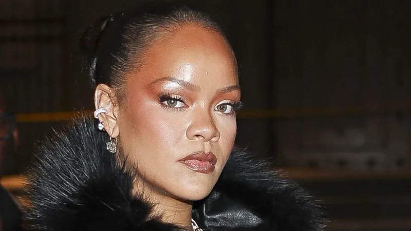 Woman arrested after Rihannas Beverly Hills mansion hit by gunfire