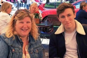 11 Cancers Rising in Young People, Researchers Find Early Clues Behind the Trend A large study in England shows a worrying shift. Eleven types of cancer are becoming more common in younger age groups, including people in their late teens, 20s, 30s, and 40s. Researchers still do not have a full answer. However, they now believe rising obesity rates over several decades may be one contributing factor. It does not explain everything, but it appears to play a role. Experts from leading research institutions say cancer in young people is still rare. They also stress that lifestyle choices can help lower risk. Healthy eating, regular exercise, and weight control remain important. Why Are More Young People Getting Cancer? For years, scientists have tried to understand this pattern. Cases in older adults were expected. But the increase among younger people has raised new concerns. One possible reason is long-term changes in lifestyle. Diets high in processed foods, low physical activity, and weight gain may be affecting cancer risk earlier in life. Still, researchers say this is only part of the picture. Other factors, such as environmental exposure, genetics, and gut health, may also be involved. More research is needed to connect all the pieces. A Real Story Behind the Statistics The numbers reflect real lives. One case highlights how difficult early diagnosis can be. Bradley Coombes was just 23 when he died from bowel cancer. His mother, Caroline Mousdale, says doctors often dismissed his symptoms because of his age. He was active, fit, and planning a future in football. Nothing suggested he was at risk. But during his first year at university, his health began to change. He lost weight, felt ongoing abdominal pain, and later developed diarrhoea and blood in his stool. Despite clear warning signs, it took 18 months for doctors to confirm his condition. By the time he had a colonoscopy, the tumor had grown so large that the camera could not pass through. Treatment, including surgery and chemotherapy, could not stop the disease. He passed away with his dog by his side. His mother believes earlier detection could have changed everything. She says awareness of early-onset cancer must improve so others do not face the same delay. The Importance of Early Detection This case shows a key issue. Many young patients are diagnosed late because cancer is not expected at their age. Doctors may overlook symptoms, and patients may delay seeking help. This leads to diagnosis at more advanced stages, when treatment becomes harder. Experts now urge both doctors and the public to take symptoms seriously, regardless of age. Early testing can save lives.