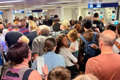 EasyJet passengers describe major delays at Milan airport under new EU border checks New border system triggers long queues The new system of entry and exit was introduced by the European Union at Milan Linate Airport, causing long queues for passengers. On Sunday, the checks at passport control caused heavy traffic. EasyJet flights to Manchester were missed by many travellers. More than 100 passengers could not board the flight due to long border check delays. Some travelers reported feeling nauseated while in the queue. Other travellers described confusion when biometrics were conducted for the first. Missed flights can cost you a lot After missing their flights, several passengers were forced to return to the United Kingdom on their own. Max Hume was one traveller who reported spending 1800 pounds on his return to home. Other travellers also complained about unexpected expenses, long flight delays and long travel times. The new system has been described as chaotic and stressful by passengers, particularly those who are unfamiliar. What is the cause of disruption? Travellers from the Schengen Area, and British Citizens, must register their biometric information, such as fingerprints or facial scans. The checks must be completed both when you enter and leave the area. The airport groups claim that the check-in process takes longer than anticipated during high travel periods. The industry organisations have reported that some airports had border controls where you could wait up to 3 hours. One case involved passengers who did not arrive at the gate in time and only a few arrived after it had closed. Airline and airport security is a concern Airline and airport groups are concerned about the implementation of this system. The current rule only allows for a limited suspension when the queues are too long, they say. Prior to the change in system, there was more freedom for authorities to suspend operations at times of high congestion. Now, industry groups want to have more control over the system in order to avoid major delays.