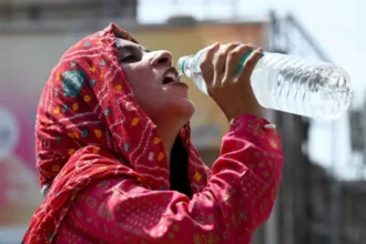 India faces rising water and beverage costs amid extreme heat and global crisis India will experience a hot summer with temperatures that are expected to exceed 45degC across several regions. The tensions in the world over Iran put pressure on India's supply chain. The combination of these factors is causing concern about the rising price of beverages and bottled waters across Canada. As access to clean water remains limited, the demand for bottled water is on the rise. In many areas of India, access to clean drinking water is still a problem. Many people depend on bottled drinking water because of this. According to recent data, around 15% of urban and rural households rely on bottled drinking water. This dependence increases in hotter months, when there are more water shortages or contamination. But bottled water may not be affordable to everyone. The financial burden is felt more by rural communities. The rising oil price pushes up packaging costs Crude oil prices are the main cause of the increase in price. Fuel prices around the world have increased due to shipping route disruptions, particularly in and around Strait of Hormuz. About 20% of world oil and gas is transported through this route. Prices have risen due to limited access. This has affected countries like India that rely on imported oil. PET plastic is made primarily from crude oil. The plastic used in the production of bottles for soft drinks, water and other items. PET shortage impacts production across industries PET preforms have become scarce for manufacturers. They are used in the production of bottles. Costs of materials have risen dramatically. The price of these materials has risen from 115 to 180 rupees. The price increase has caused a disruption in production and forced about 20 percent of Maharashtra's bottle-making plants to temporarily shut down. PET packaging is used in many industries, not just bottled water. Food delivery, cosmetics, pharmaceuticals, and beauty products are all industries that rely on PET packaging. Brands begin to increase prices Bisleri, one of the leading brands in bottled waters, has already increased its prices. A 12-pack of one-liter water bottles now costs around 11 percent more. Bailley Premium Water and Clear Premium Water are also following the trend. Many companies have covered a portion of the costs to protect their customers. Experts warn that this approach will not last. Customers may soon feel the impact Prices for bottles are mostly unchanged at the moment. One-liter bottles still cost around 20 rupees while five-liter bottles sell for 60-70 rupees. This could change in the near future. Companies may increase prices to customers as demand increases during peak summer months, such as April and May. Experts in the industry believe that, as global conditions worsen, it is possible for bottled water to become prohibitively expensive. Growing Market Facing Uncertain Future In 2024, the PET packaging market in India was estimated at $1.5 Billion. By 2033, it is predicted to grow to $2.2 billion. The current crisis shows how the global supply chain is crucial to the growth of the sector. A disruption in supply chains can have a rapid impact on production, prices, and availability.