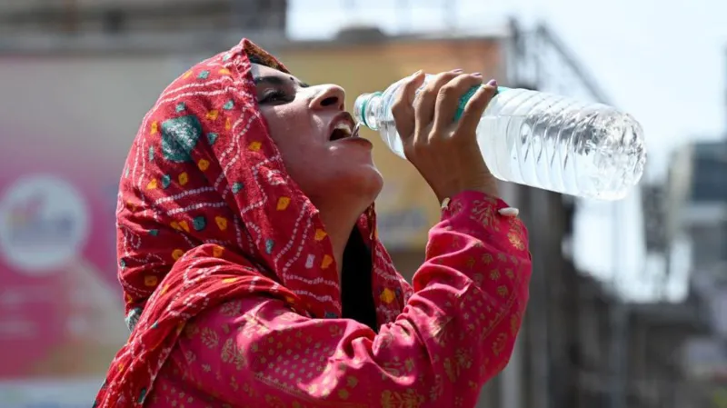 India faces rising water and beverage costs amid extreme heat and global crisis India will experience a hot summer with temperatures that are expected to exceed 45degC across several regions. The tensions in the world over Iran put pressure on India's supply chain. The combination of these factors is causing concern about the rising price of beverages and bottled waters across Canada. As access to clean water remains limited, the demand for bottled water is on the rise. In many areas of India, access to clean drinking water is still a problem. Many people depend on bottled drinking water because of this. According to recent data, around 15% of urban and rural households rely on bottled drinking water. This dependence increases in hotter months, when there are more water shortages or contamination. But bottled water may not be affordable to everyone. The financial burden is felt more by rural communities. The rising oil price pushes up packaging costs Crude oil prices are the main cause of the increase in price. Fuel prices around the world have increased due to shipping route disruptions, particularly in and around Strait of Hormuz. About 20% of world oil and gas is transported through this route. Prices have risen due to limited access. This has affected countries like India that rely on imported oil. PET plastic is made primarily from crude oil. The plastic used in the production of bottles for soft drinks, water and other items. PET shortage impacts production across industries PET preforms have become scarce for manufacturers. They are used in the production of bottles. Costs of materials have risen dramatically. The price of these materials has risen from 115 to 180 rupees. The price increase has caused a disruption in production and forced about 20 percent of Maharashtra's bottle-making plants to temporarily shut down. PET packaging is used in many industries, not just bottled water. Food delivery, cosmetics, pharmaceuticals, and beauty products are all industries that rely on PET packaging. Brands begin to increase prices Bisleri, one of the leading brands in bottled waters, has already increased its prices. A 12-pack of one-liter water bottles now costs around 11 percent more. Bailley Premium Water and Clear Premium Water are also following the trend. Many companies have covered a portion of the costs to protect their customers. Experts warn that this approach will not last. Customers may soon feel the impact Prices for bottles are mostly unchanged at the moment. One-liter bottles still cost around 20 rupees while five-liter bottles sell for 60-70 rupees. This could change in the near future. Companies may increase prices to customers as demand increases during peak summer months, such as April and May. Experts in the industry believe that, as global conditions worsen, it is possible for bottled water to become prohibitively expensive. Growing Market Facing Uncertain Future In 2024, the PET packaging market in India was estimated at $1.5 Billion. By 2033, it is predicted to grow to $2.2 billion. The current crisis shows how the global supply chain is crucial to the growth of the sector. A disruption in supply chains can have a rapid impact on production, prices, and availability.