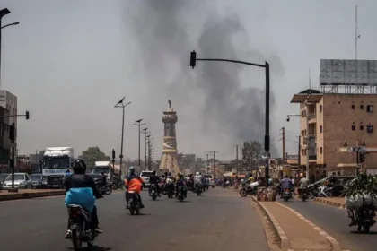 France and UK Urge Citizens to Leave Mali After Coordinated Attacks Rising insecurity across Mali after rebel and militant violence France has advised its citizens to leave Mali as soon as possible following a wave of coordinated attacks involving separatist fighters and Islamist militants. The situation in the country has been described as extremely unstable, prompting urgent travel warnings. Explosions and heavy gunfire were reported in several areas, including the capital Bamako, over the weekend. In the town of Kati, defence official Sadio Camara was killed in what authorities described as a suicide attack. In the north, separatist forces reportedly seized control of Kidal, marking a major escalation in the conflict. Government response and claims of control Mali’s military leader General Assimi Goïta addressed the public for the first time since the attacks. He stated that the army had delivered a strong response to the attackers and said security operations were still ongoing across affected regions. Despite this, rebel groups have continued to issue strong statements. A spokesperson for the Azawad Liberation Front (FLA), Mohamed Elmaouloud Ramadane, said the movement aims to expand control into other northern cities, including Gao, Timbuktu, and Menaka. He also called for Russian forces supporting Mali’s military government to withdraw from the country. International travel warnings France’s foreign ministry urged its nationals to leave Mali using available commercial flights. Citizens still in the country were told to remain indoors, avoid unnecessary movement, and stay in contact with family members. The ministry also clearly warned against all travel to Mali, regardless of purpose, due to worsening security risks. The United Kingdom issued similar guidance. It advised its citizens to leave immediately if they can do so safely. It also warned against traveling by road to neighboring countries, citing the risk of terrorist attacks along major routes.