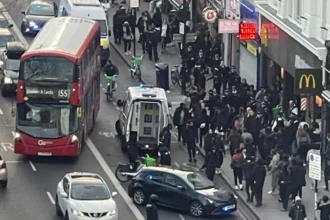 Clapham High Street Teen Disturbances Lead to Arrests and Police Action