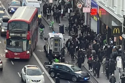 Clapham High Street Teen Disturbances Lead to Arrests and Police Action