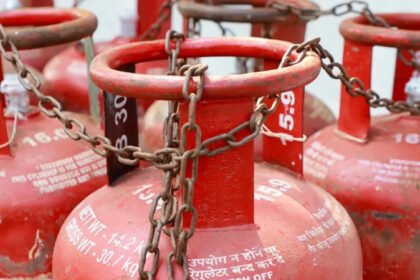 India's economy under pressure from oil shock India's once stable, balanced economy is under new stress due to the rising tensions and disruptions on global oil markets. This situation affects key areas such as currency strength, economic growth, and inflation. Rupee Weakens Sharply In the last year, the rupee of India has fallen to new lows. It has lost almost 10% in value against the US Dollar. The decline in the rupee is a reflection of investor worries and global uncertainties. The Reserve Bank of India intervened to stop the decline, but the help may not be sustained if tensions continue. Forecasts indicate that the rupee may weaken even further as tensions increase, adding pressure to the economy. The cost of living is rising and inflation pressures are increasing Imports become more costly when the currency is weaker. Fuel, food and other raw materials will be more expensive. Inflation is expected to rise, which will affect households and business. By reducing taxes on fuel and changing export policies, the government has attempted to reduce prices. Despite this, the price of food is already rising, and disruptions in supply may increase pressures over the next few months. The Growth Prospects Slow Down If the conflict persists, India's growth could be slower than previously anticipated. According to experts, the growth could fall by 1% because of higher costs and disruptions in supply chains. The slowdown will also delay India's aim of becoming the fourth largest economy in the world. Imports of oil, gas, and other products will be affected India is heavily dependent on Middle East energy and raw material. About 60% of India's natural gas, and the majority of its liquefied petrol gas comes from this region. The region also imports large amounts of crude oil. A disruption to these supplies poses risks to industries, agriculture and everyday life. Imports of fertiliser are also disrupted, impacting farming at key planting times. Impact on Businesses and Jobs Already, supply shortages have affected sectors such as hospitality, food processing and manufacturing. Several businesses have temporarily reduced their operations, or shut down. Early signs suggest that there are shortages of fuel and gasoline in major cities. It could result in a shortage of workers and increased wages. This would put more pressure on businesses. The Government's Response to Challenges Government has announced financial assistance measures including stabilization funds and subsidies on food and fertilizer. Experts believe that these measures may not be sufficient to offset the full impact of the crisis. Reductions in government expenditures, including infrastructure spending, limit long-term opportunities for growth.