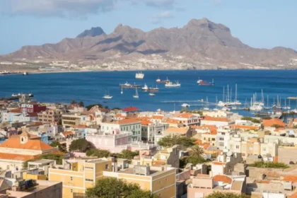 Tui Faces Legal Action After Hundreds of Britons Fall Ill in Cape Verde Mass Legal Claim Filed Against Tui Over 1,700 British holidaymakers have joined a growing legal case against travel company Tui after falling ill during trips to Cape Verde. Lawyers say the number continues to rise as more cases are reported, including people who became sick within the past few weeks. The law firm Irwin Mitchell is leading the claim. They report that multiple clients suffered serious gastric illnesses such as E coli, salmonella, shigella, and parasitic infections like cryptosporidium. These illnesses have affected people of all ages, including very young children. Reports of Deaths Raise Serious Concerns Legal representatives now believe at least eight British tourists have died after becoming ill on holiday in Cape Verde in recent years. One of the cases includes a 64 year old woman who fell sick shortly after staying at a luxury resort and passed away in hospital two days later. Family members of victims describe how quickly symptoms developed. In some cases, patients deteriorated rapidly, leaving families shocked and distressed. Health Warnings and Investigation UK health authorities have linked multiple cases of shigella and salmonella to travel in Cape Verde since late 2025. These infections can lead to severe stomach pain, fever, and diarrhoea. Authorities have also advised travellers to be cautious, following several reported outbreaks connected to hotels in the region. Investigations have pointed to possible hygiene concerns, including reports of undercooked food, poor sanitation, and unhygienic conditions in some locations. Tui Responds to Allegations Tui has stated that it is deeply saddened by the reports and continues to prioritise customer safety. The company says it is reviewing the situation but has not yet received the full official health report from Cape Verde authorities. The company also notes that it has sent over one million tourists to Cape Verde since 2022, and the situation is still under investigation. Hotel Response RIU Hotels and Resorts, one of the properties mentioned in reports, says it follows strict international hygiene and safety standards. The company claims its resorts are regularly inspected by external health and safety organisations. Legal Action May Reach Court Lawyers representing the affected travellers say they are pushing for compensation and accountability. If no agreement is reached, the case could move to the High Court, where damages may reach millions of pounds.