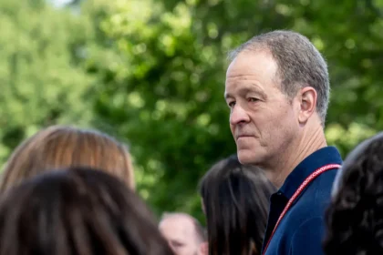 Apple has announced John Ternus as its new chief executive replacing Tim Cook after 15 years. Learn how this leadership change may shape Apple’s future product innovation and strategy.